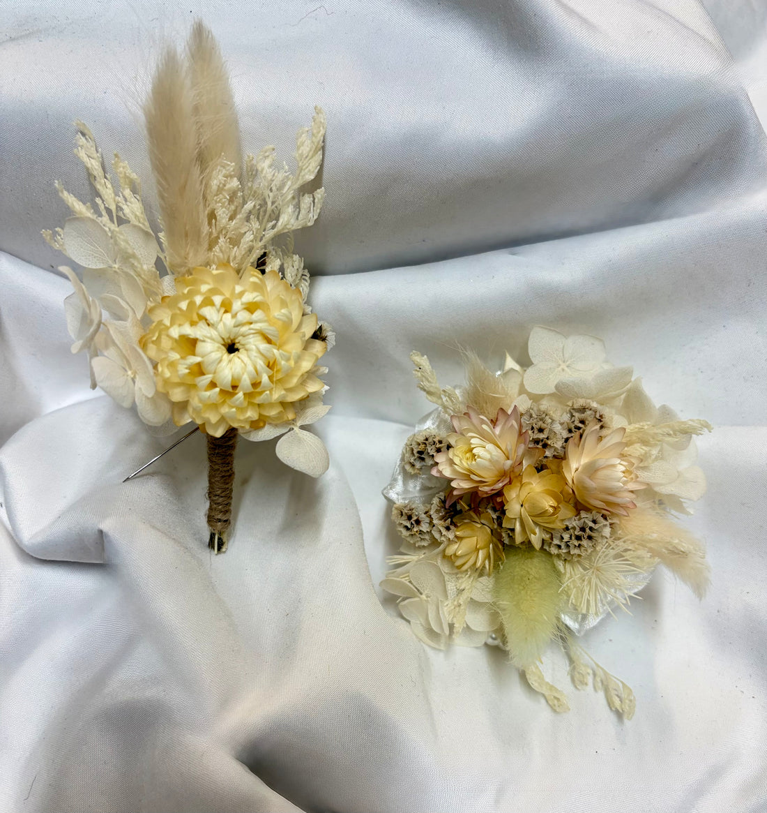 Dried Wristlet &amp; Button hole Set