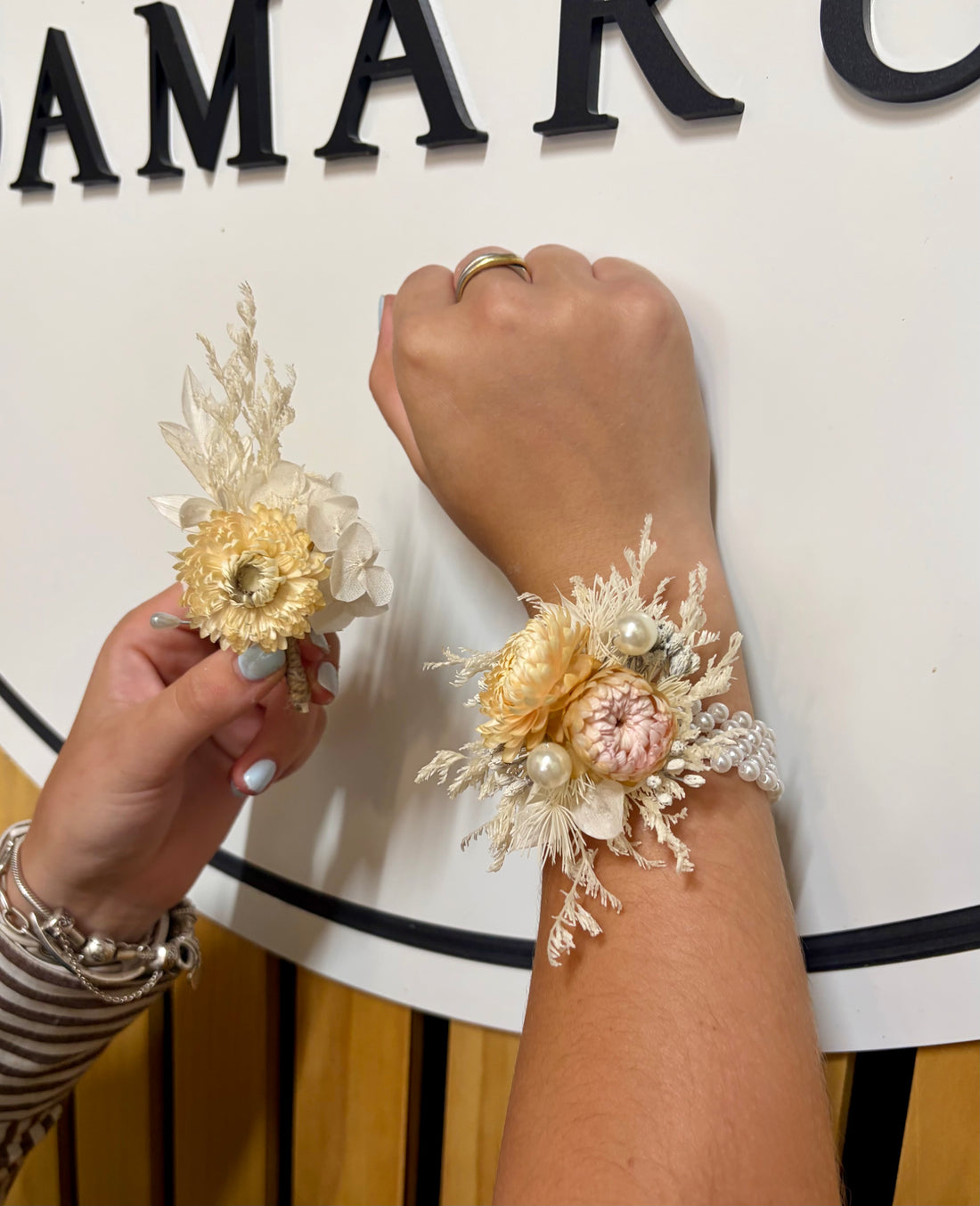 Dried Wristlet &amp; Button hole Set